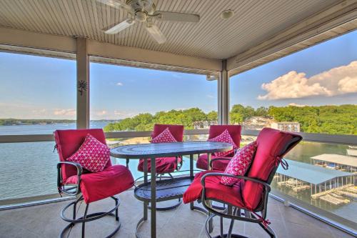 Osage Beach Apartment | Relax by Pools Top-Floor Lands End Corner Unit