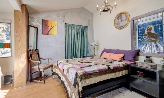 Oakland House | Relax in an unique artistic house and with nature