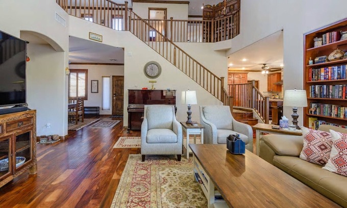 Villages At Queen Creek House | Relax in Home w/Htd. Pool+Hot Tub, Putting Green, Whirlpool Bath+Steam Shower