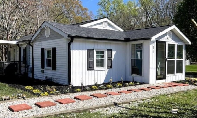 Greensboro House | Relax in Privacy in 2BR Beauty w/ Fire Pit & Grill