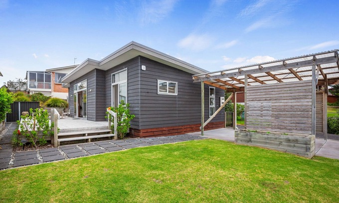 Waihi Beach House | Relax on Dillon - Waihi Beach Holiday Home