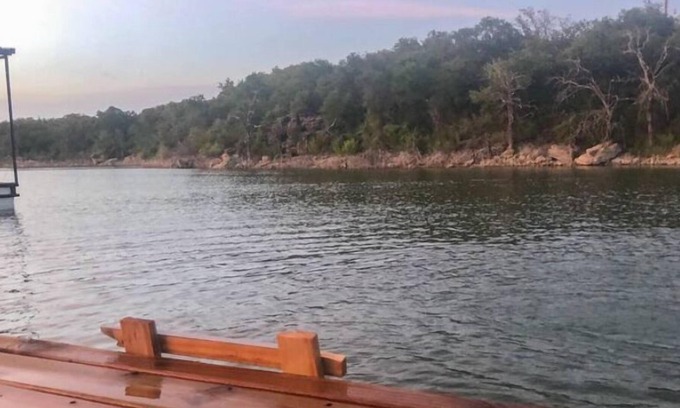 Cisco Cabin | Relax on the Water at Cabin on the Cove Lake Cisco.