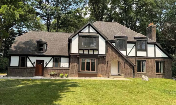 Syracuse House | Relax with the whole family, peaceful and in the woods on 6 beautiful acres.