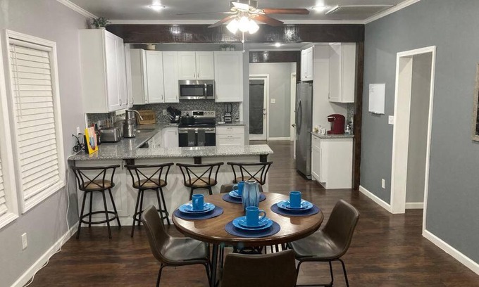 Highland Historic District House | Relaxation on Robinson