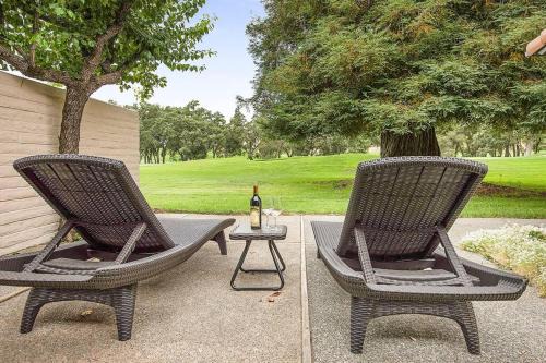 Napa Apartment | Relaxation on Silverado Fairway