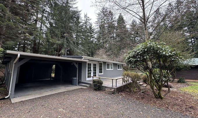 Anderson Island House | Relaxing 2 bedroom cottage across the street from beautiful Lake Josephine