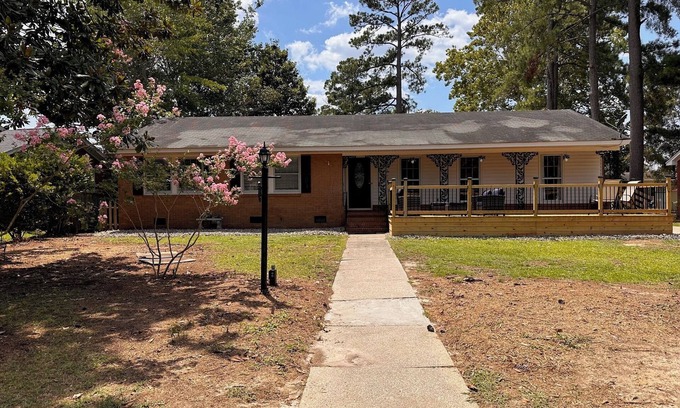 Greenville House | Relaxing 3 BR, 2 Bath Retreat Near ECU – Perfect for Families & Sports Fans!