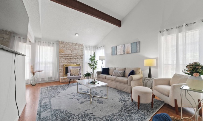 Pleasant Valley House | Relaxing Austin Stay Close to Downtown and Airport