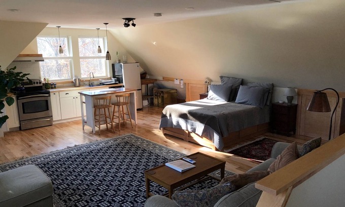 Richmond Apartment | Relaxing country studio w/fully equiped kitchen