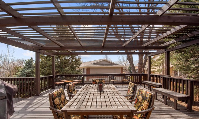 Coyote Gulch House | Relaxing Escape Complete With Home Theater and BBQ