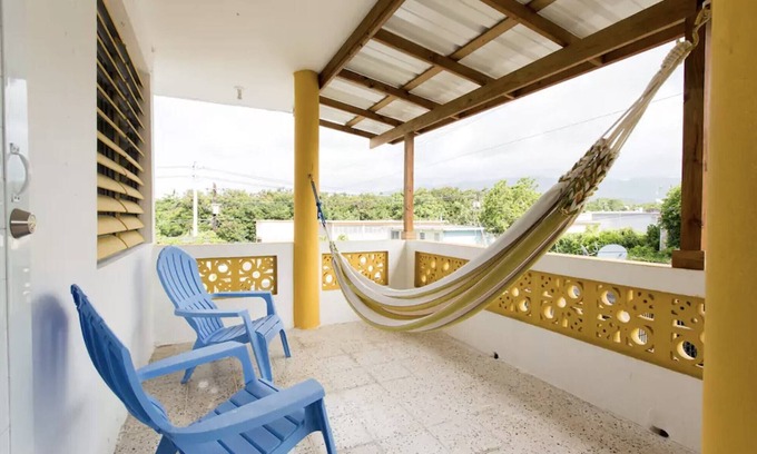 Rio Grande House | Relaxing Family and Friend Escape with Wrap Around Porch