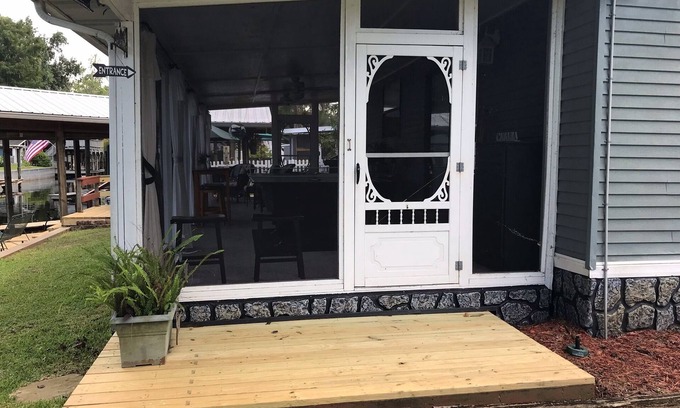 Astor House | Relaxing Getaway off of Florida's St Johns River!