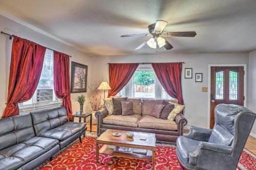 Golden House | Relaxing Golden Getaway with Grill Less Than 1 Mi to Town!