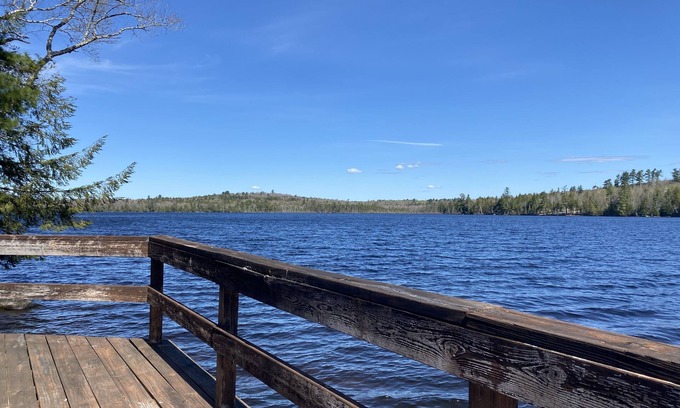 Lincoln House | Relaxing lake front home