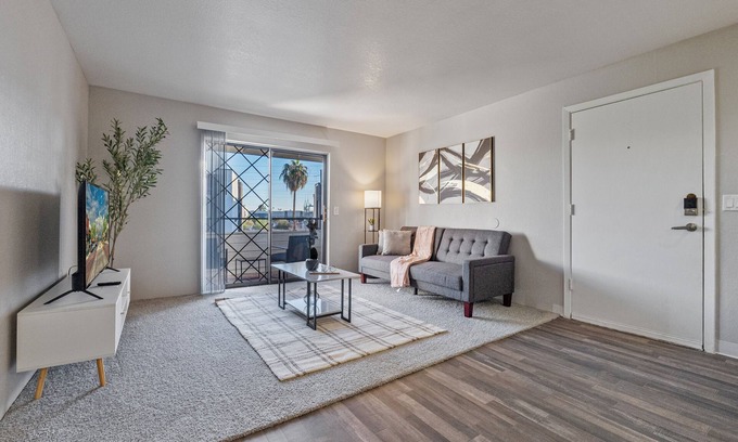 Mesa Apartment | Relaxing Mesa 1 BD Getaway w/Pools, Game Room, Basketball Courts+ More