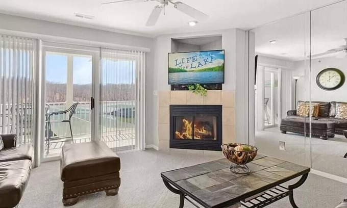 Kaiser Condo | Relaxing Parkview Bay condo overlooking state park