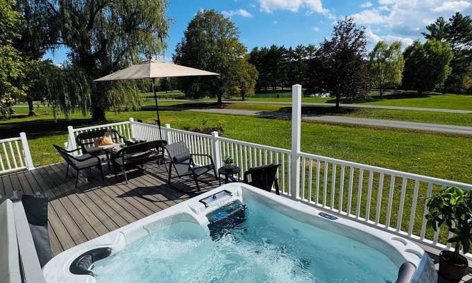 Athens House | Relaxing Pondfront Escape with Hot Tub & Outdoor Fire Deck