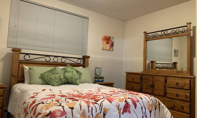Red Deer Apartment | Relaxing Red Deer Suite - Private & Comfortable