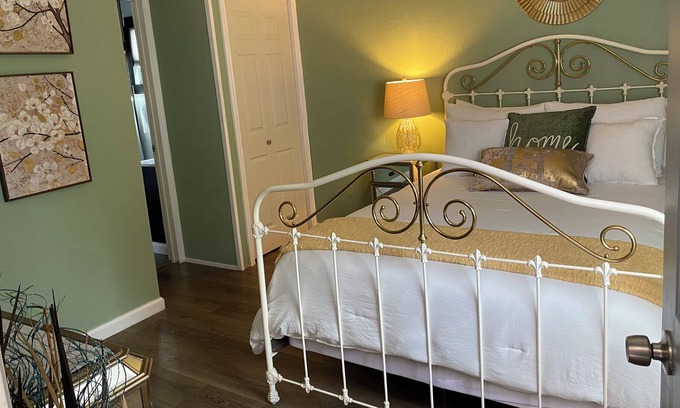 Watsonville Cottage | Relaxing retreat cottage