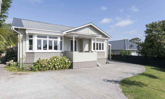 Riverhead House | Relaxing Riverhead Retreat