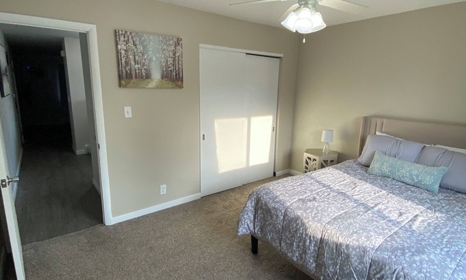 Cedar Rapids - Iowa City Apartment | Relaxing Space