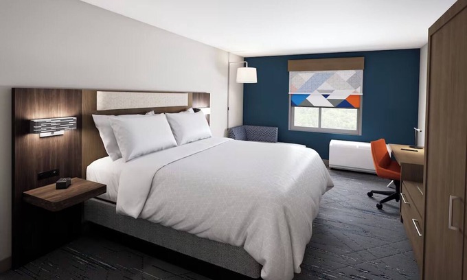 West Kissimmee House | Relaxing Stay Near Orlando Attractions with Free Breakfast & Pool Access