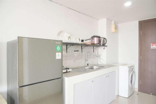 Jatinegara Apartment | Relaxing Studio Apartment H Residence By Travelio