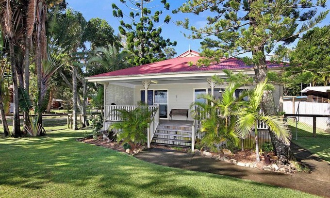 Amity Point House | Relaxing waterfront property with own jetty and magnificent views