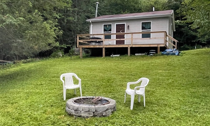 Hamden Cabin | Remarkable views at Cabin -SUV-TRUCK-suggested NO PETS