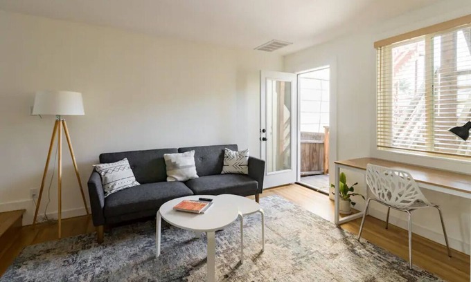 Inner Sunset Apartment | Remodeled 1BR Garden Apt in a perfect location