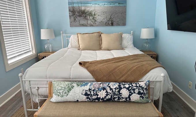 New Buffalo House | Remodeled Apartment, Downtown New Buffalo