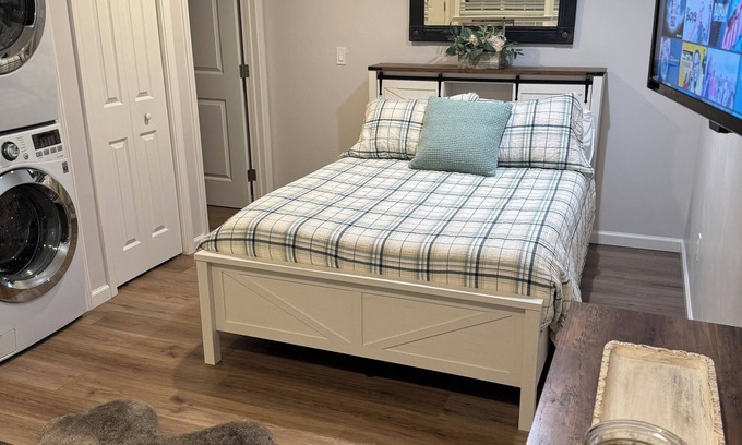 Salinas House | Remodeled Cozy Retreat Close to Downtown Salinas & 25 mins to Monterey