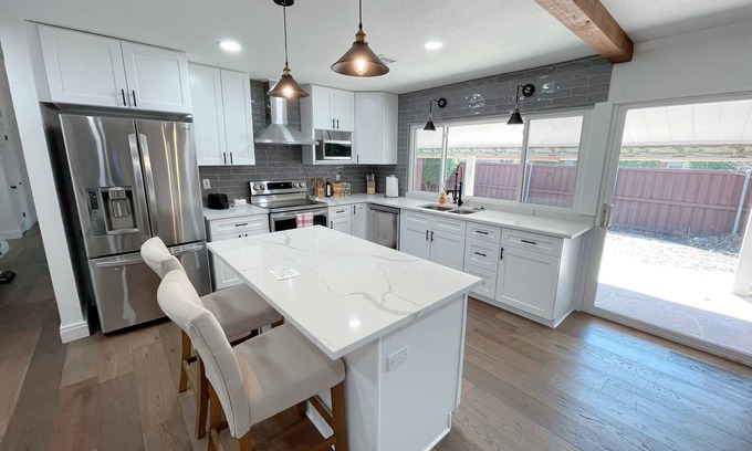 Plano House | Remodeled ranch home In the heart of west PLANO