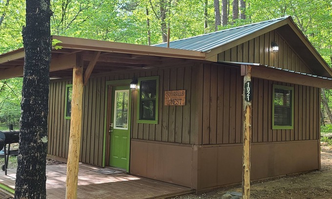 Board Camp Cabin | Remote Cabin on Sugar Creek Near Wolf Pen Gap-Ouachita National Forest