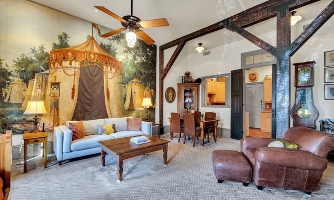 Faubourg Marigny Bed & Breakfast | Renaissance Room | Luxury | Pool & Balcony