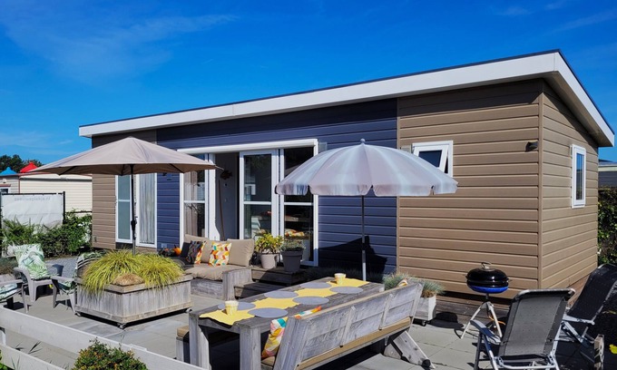 Renesse Ski Chalet | Renesse Zeeland: Modern 4 person Chalet by the sea. Modernes Chalet am Meer.