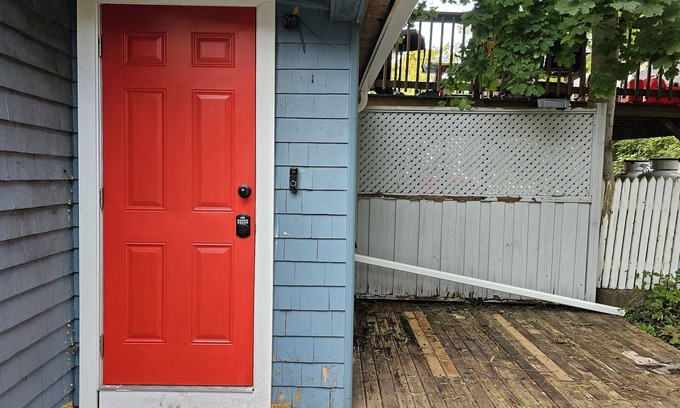 North End House | Renewed historic house, at the center of the city