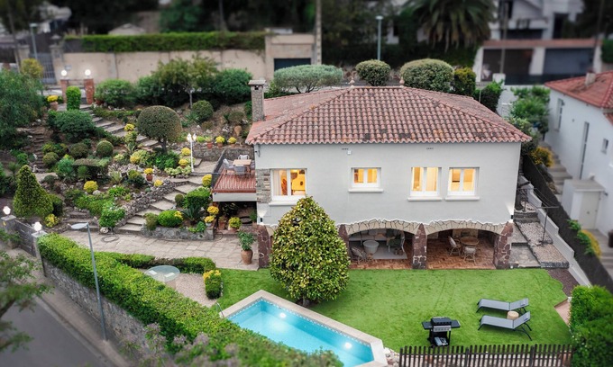 Sant Cugat del Valles House | Renovada en 2024 a 10 Minutos de Barcelona