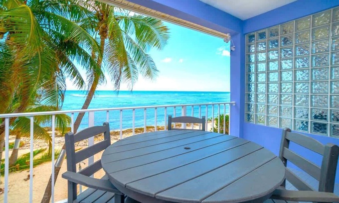 Bodden Town Apartment | Renovated 2 Bdr Beachfront Condo w/Pool + Tennis