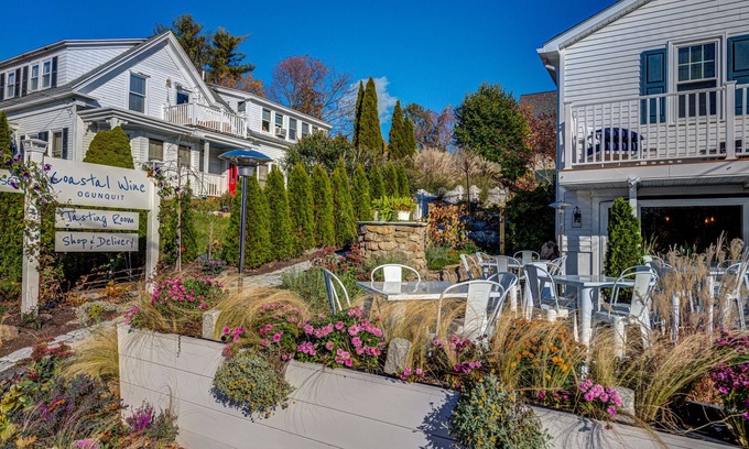 Ogunquit Apartment | Renovated 2 bedrm apt located in heart of Ogunquit