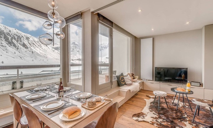 Tignes le Lac Apartment | Renovated 3* Apartment - Terrace - 6 guests - Tignes