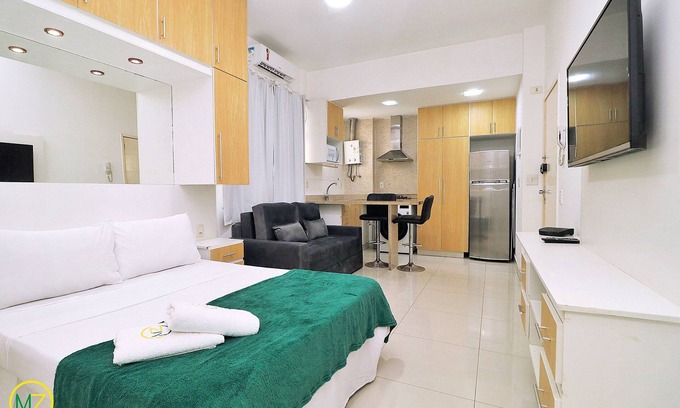 Copacabana Apartment | Renovated and quiet studio in Copacabana