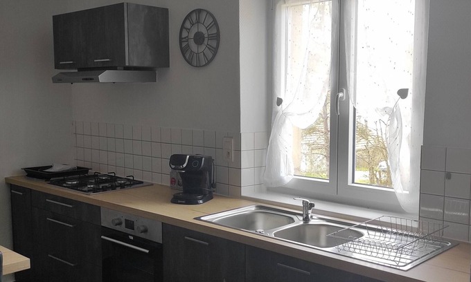 Travexin Cottage | Renovated apartment at foot of Thousand Ponds, 3 bedrooms