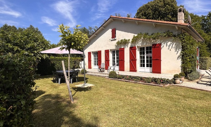 Mareuil en Perigord House | Renovated country house with swimming pool sleeps 9