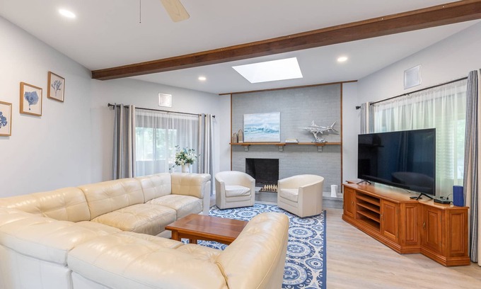 Cotuit House | Renovated Getaway: A/C, Tennis, Private beach on North Bay. Close to everything