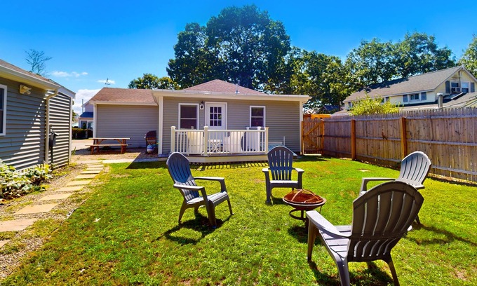 Wareham Center House | Renovated home and cottage with enclosed yard, grill, W/D - close to the beach