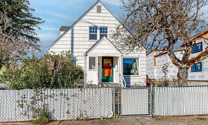 Stevenson House | Renovated home in central location w/hot tub, theater, fast wifi & work desks
