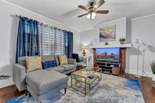 North Buffalo House | Renovated Main Floor Large 3 Bed House