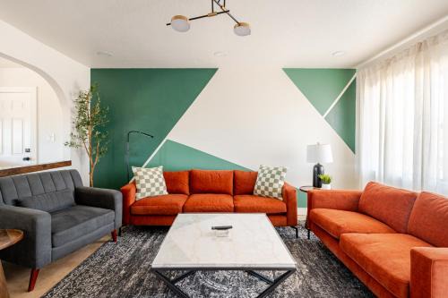 Deer Valley House | Renovated Retreat! Cozy Firepit Nights Await!