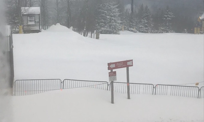Snowshoe Apartment | Renovated slope side/view, ski in/out, 2216,slps 6
